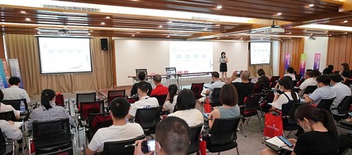 務(wù)本咨詢 “紅色引擎助企行動”之七“巨變時期中小企業(yè)如何提升經(jīng)營管理能力”公益培訓圓滿結(jié)束